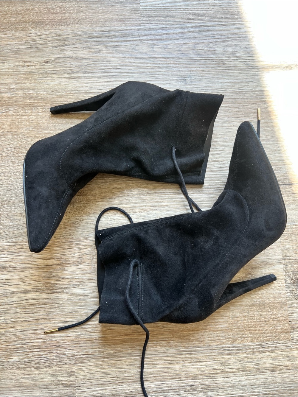 Shoe Dazzle Black Pointed Toe Ankle Heeled Boots